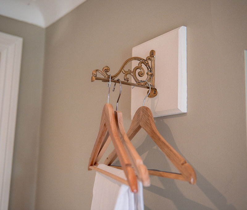 room-scroll-4